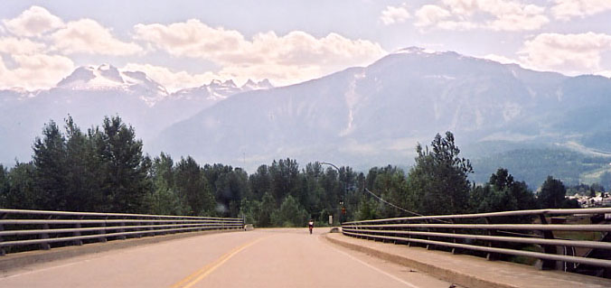 Fraser River Bridge at T&ecirc;te Jaune Cache - Bob Boonstra